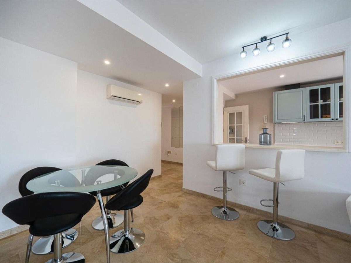 Se vende Apartamento Planta Media de 2 dormitorios en Costa Del Sol, Málaga, España