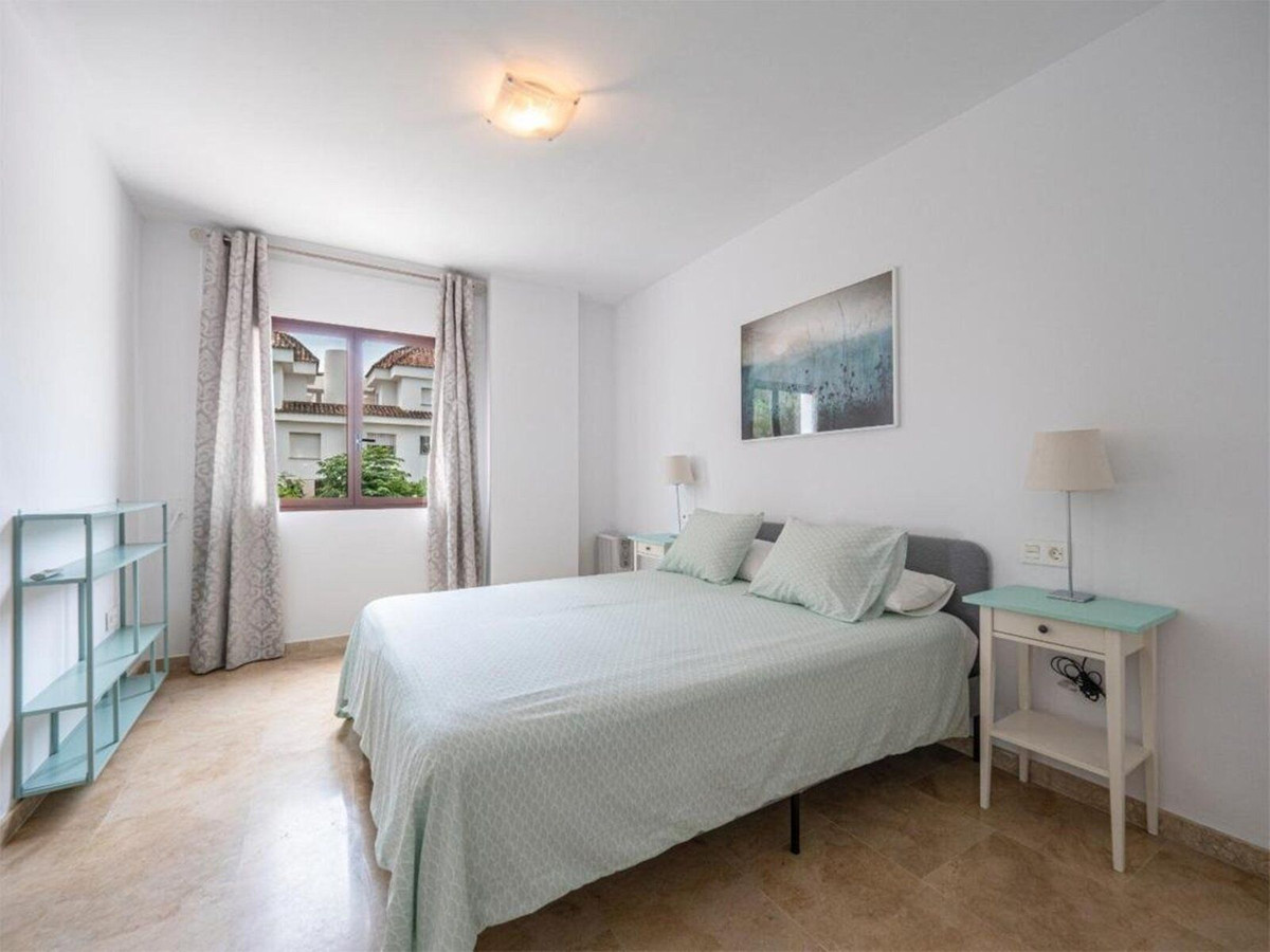 Se vende Apartamento Planta Media de 2 dormitorios en Costa Del Sol, Málaga, España