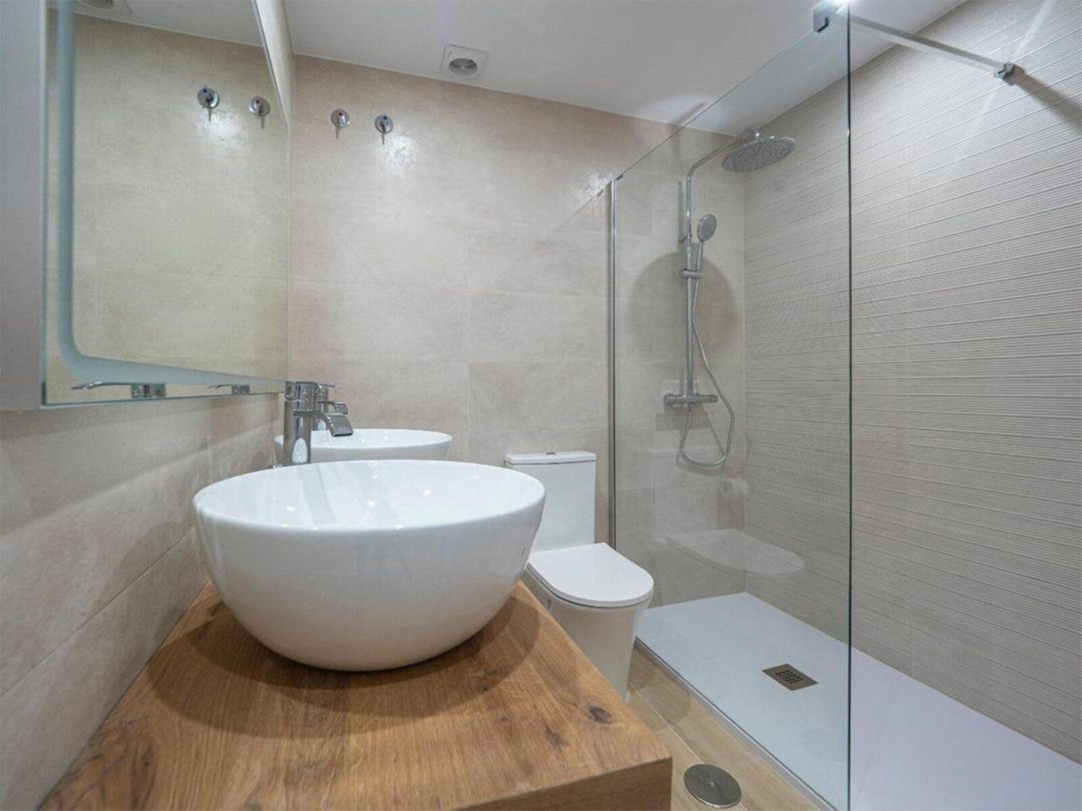 Se vende Apartamento Planta Media de 2 dormitorios en Costa Del Sol, Málaga, España