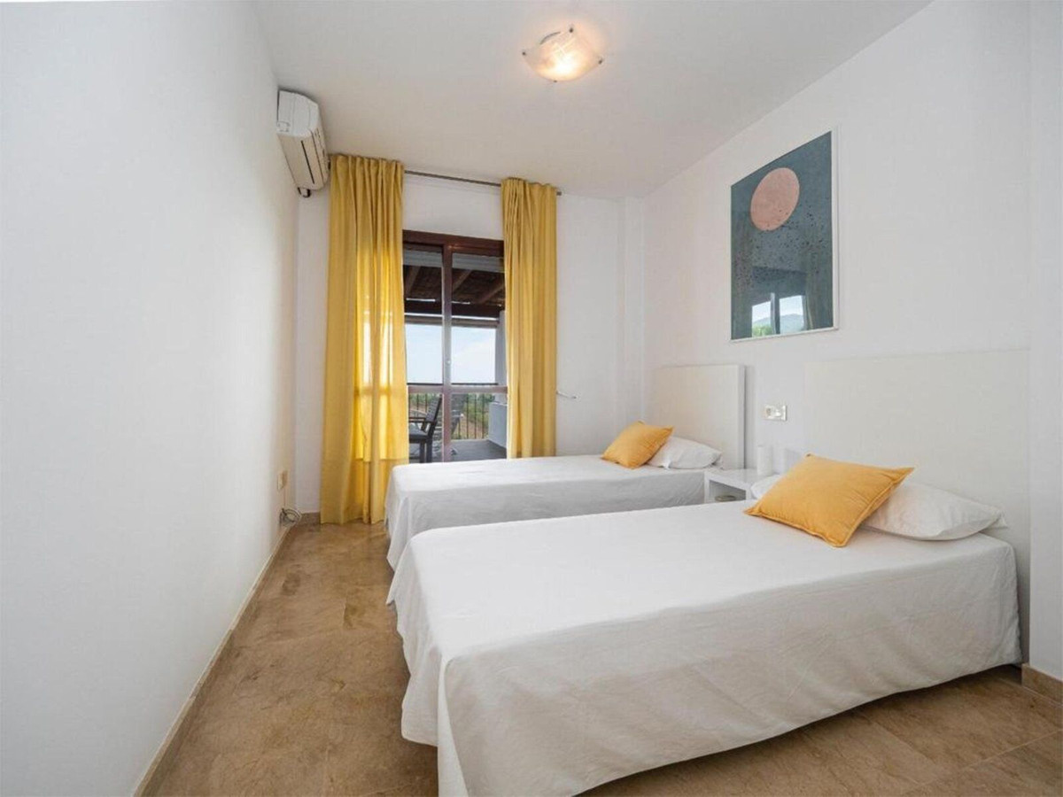 Se vende Apartamento Planta Media de 2 dormitorios en Costa Del Sol, Málaga, España