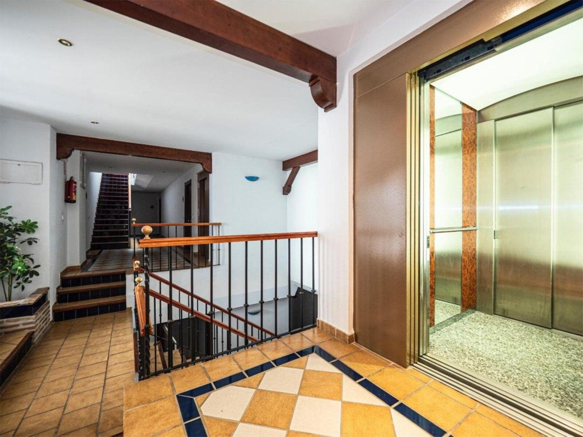Se vende Apartamento Planta Media de 2 dormitorios en Costa Del Sol, Málaga, España