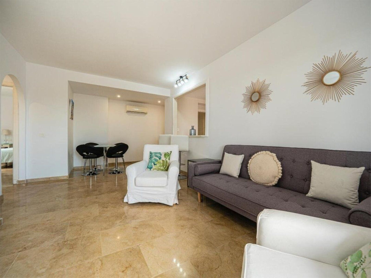 Se vende Apartamento Planta Media de 2 dormitorios en Costa Del Sol, Málaga, España