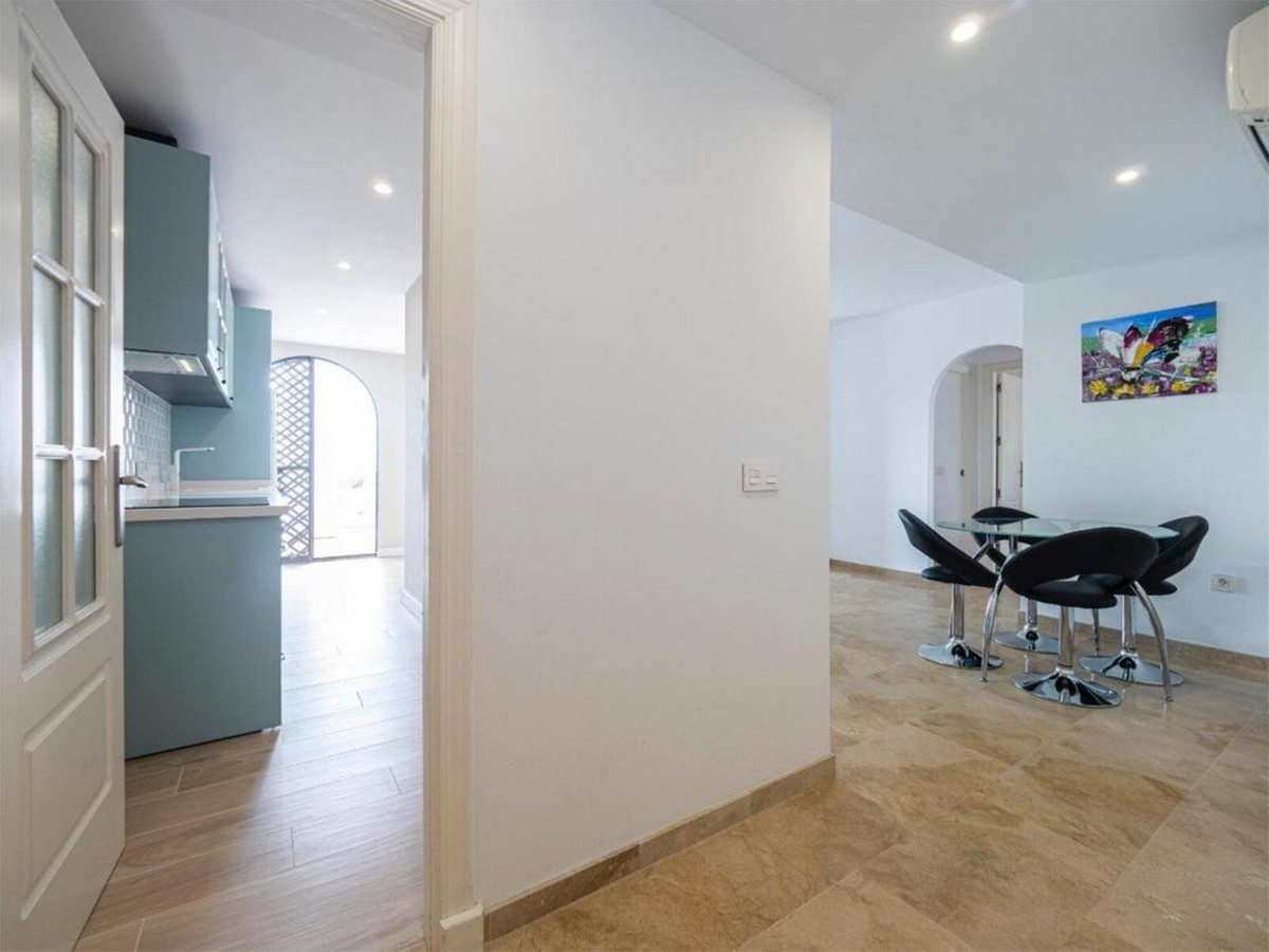 Se vende Apartamento Planta Media de 2 dormitorios en Costa Del Sol, Málaga, España