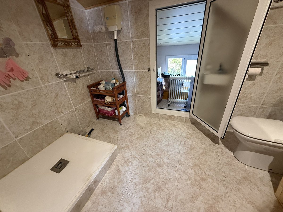 Se vende Finca - Cortijo de 6 dormitorios en Costa Del Sol, Málaga, España