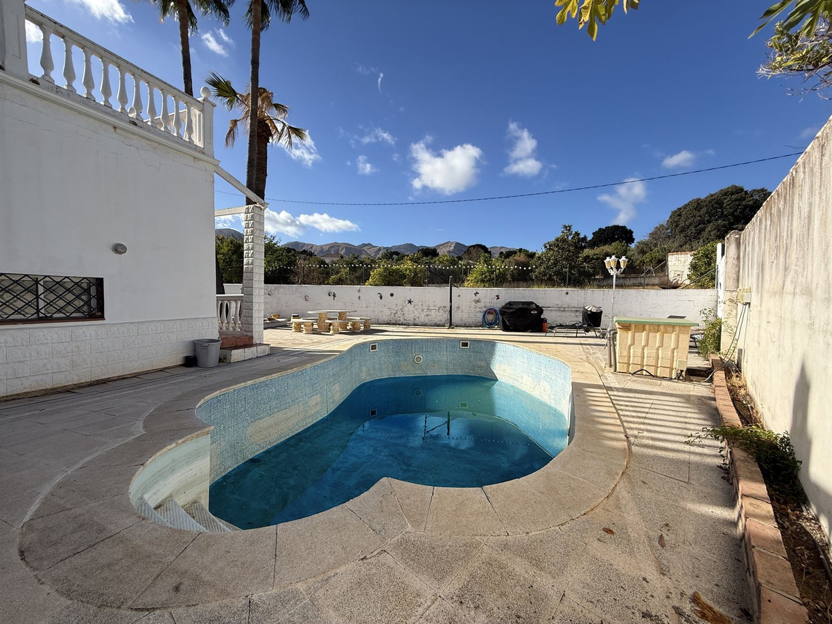 Se vende Finca - Cortijo de 6 dormitorios en Costa Del Sol, Málaga, España