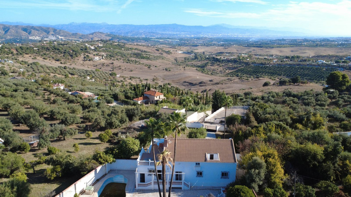 Se vende Finca - Cortijo de 6 dormitorios en Costa Del Sol, Málaga, España