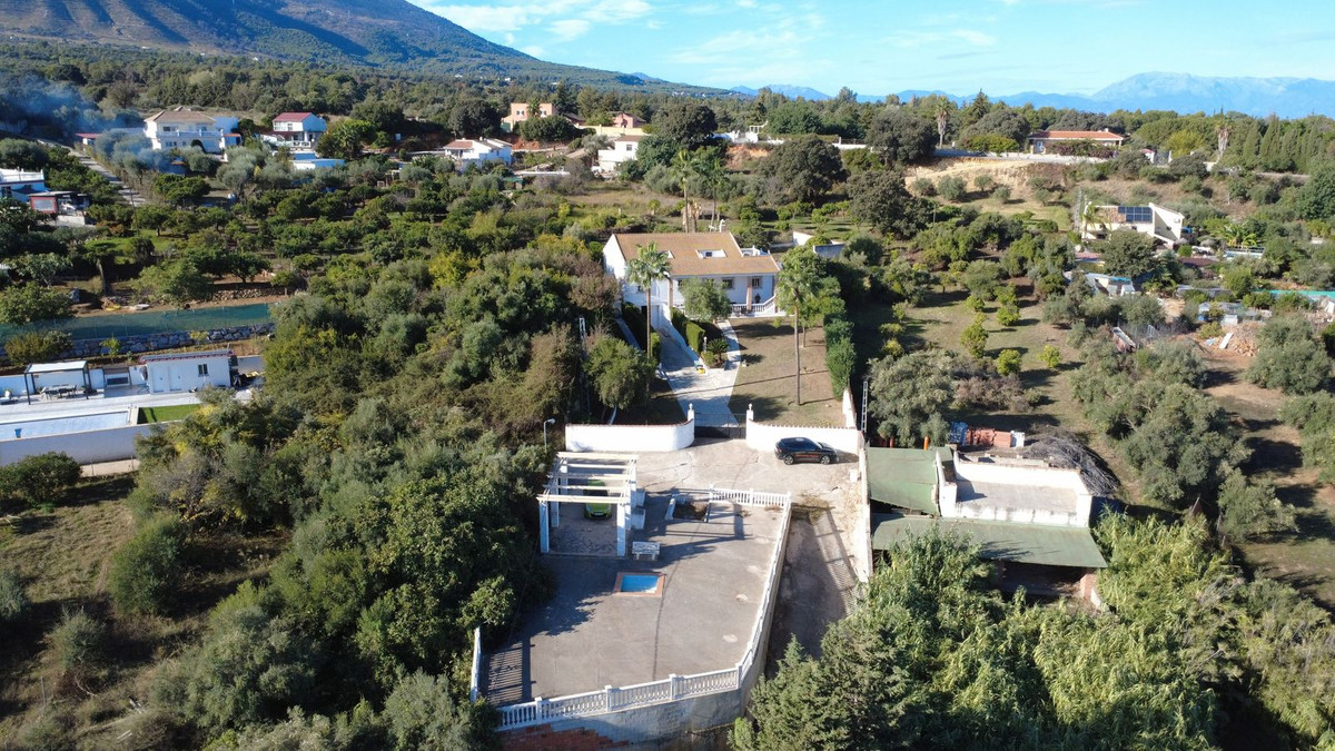 Se vende Finca - Cortijo de 6 dormitorios en Costa Del Sol, Málaga, España