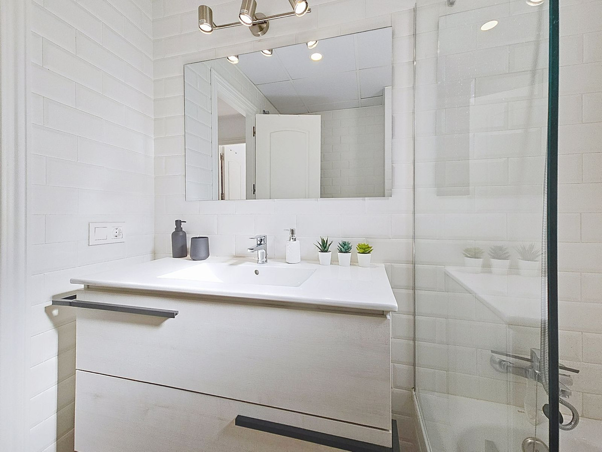 3 Bed Apartment for sale in Manilva Costa Del Sol, Málaga, Spain