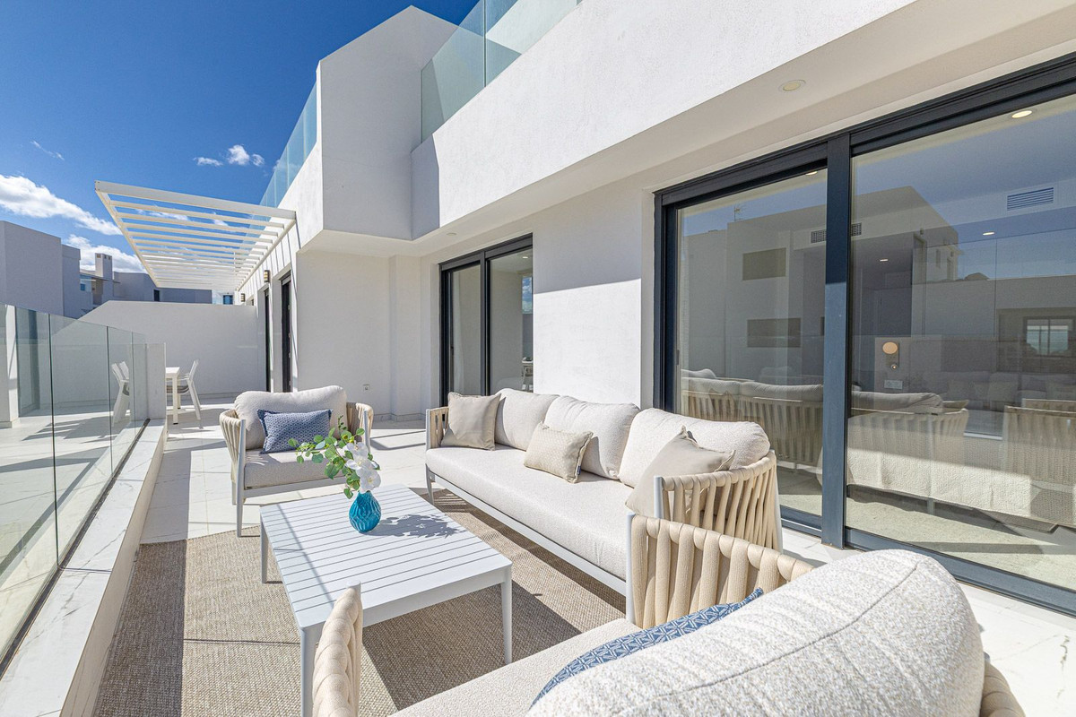 Se vende Apartamento Planta Media de 2 dormitorios en Costa Del Sol, Málaga, España
