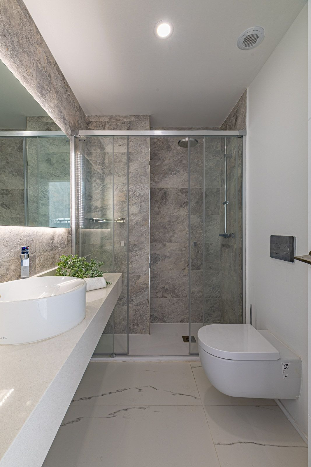 Se vende Apartamento Planta Media de 2 dormitorios en Costa Del Sol, Málaga, España