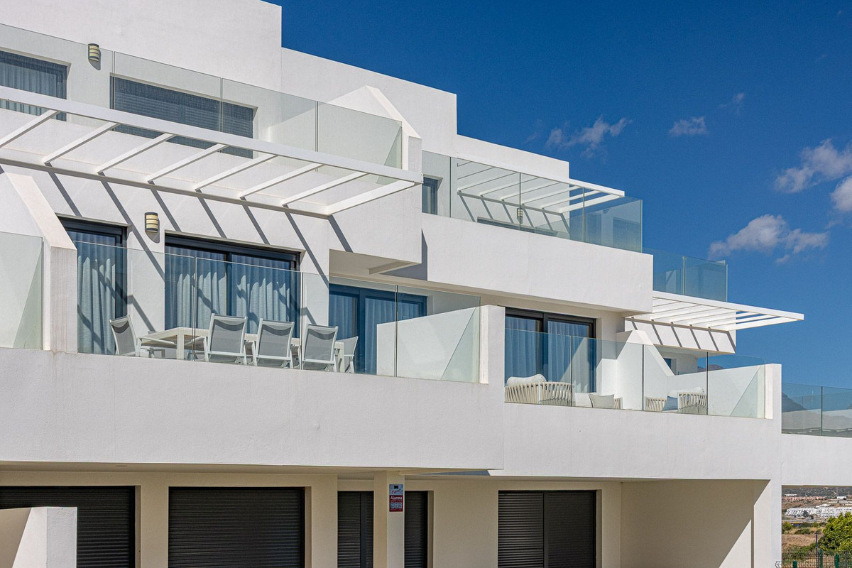 Se vende Apartamento Planta Media de 2 dormitorios en Costa Del Sol, Málaga, España