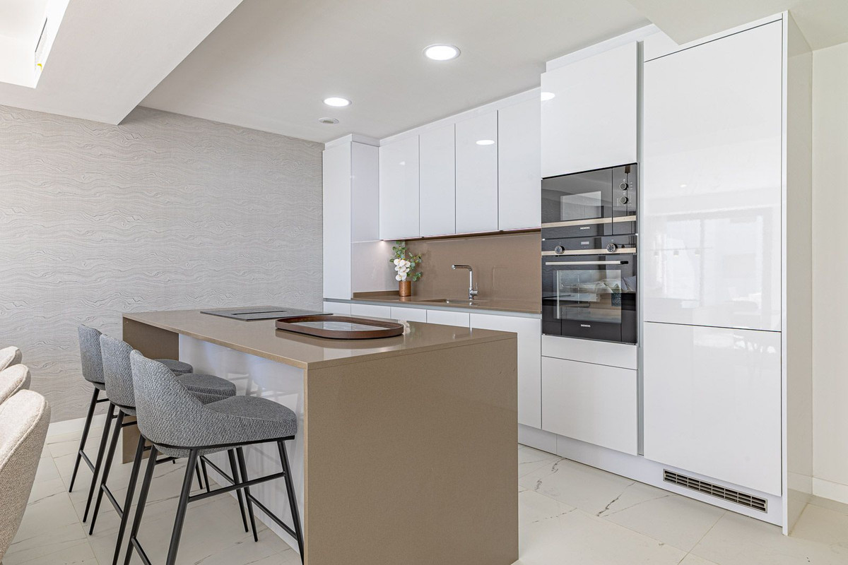 Se vende Apartamento Planta Media de 2 dormitorios en Costa Del Sol, Málaga, España