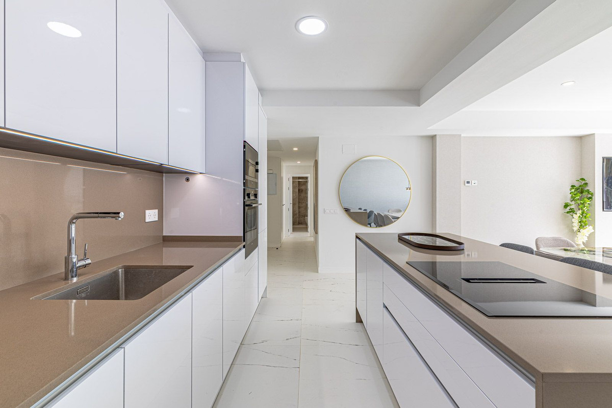 Se vende Apartamento Planta Media de 2 dormitorios en Costa Del Sol, Málaga, España