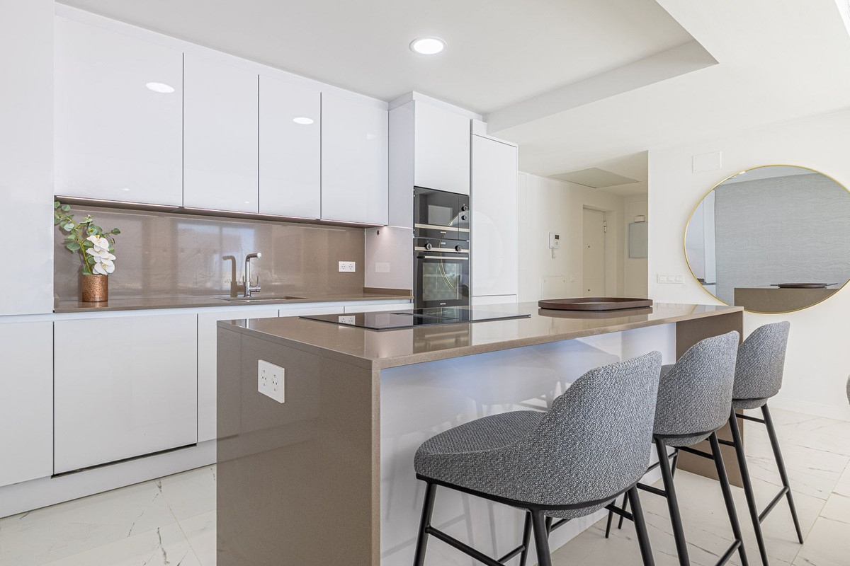 Se vende Apartamento Planta Media de 2 dormitorios en Costa Del Sol, Málaga, España