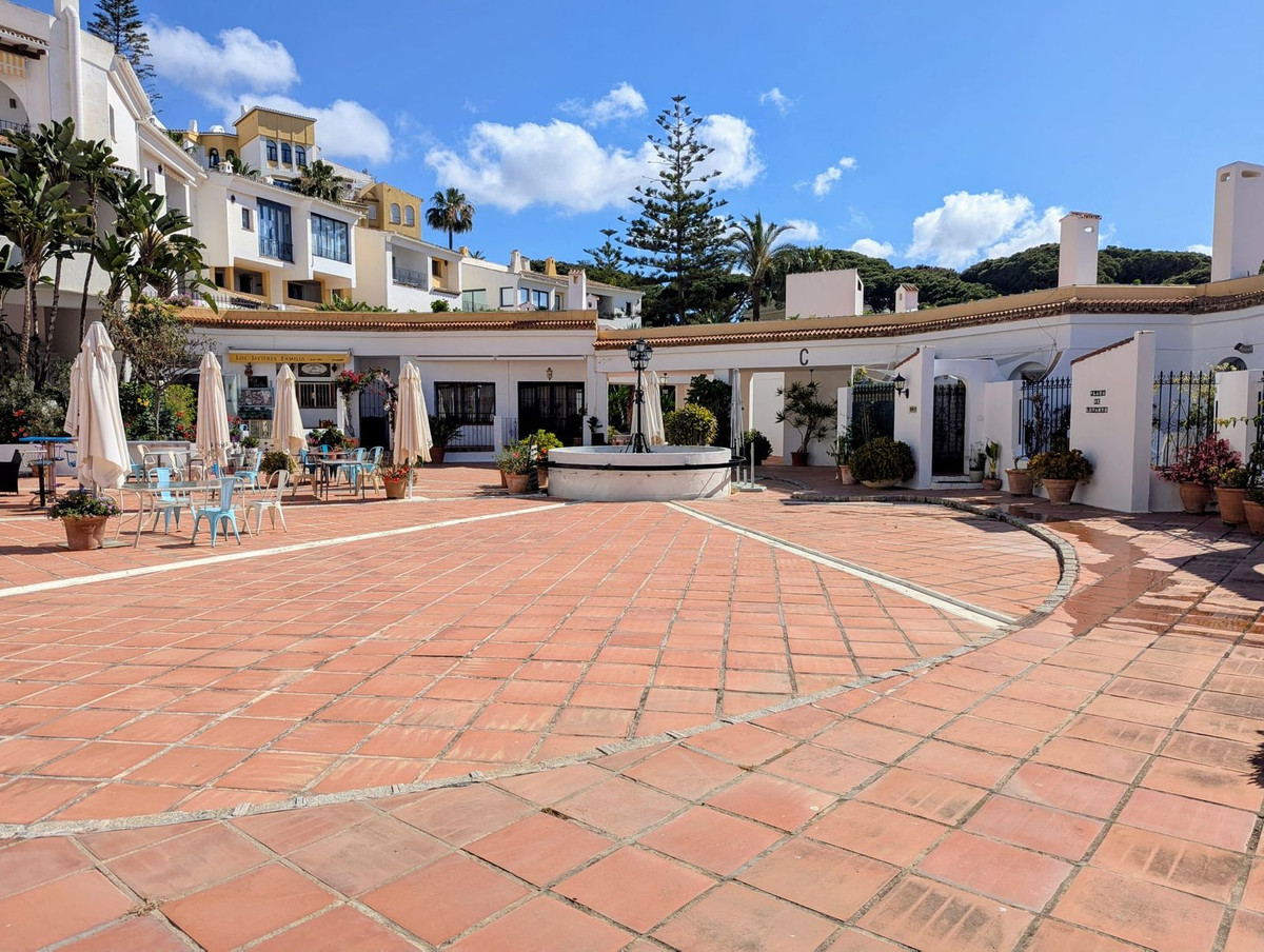2 Bed Apartment for sale in Puerto De Cabopino Costa Del Sol, Málaga, Spain