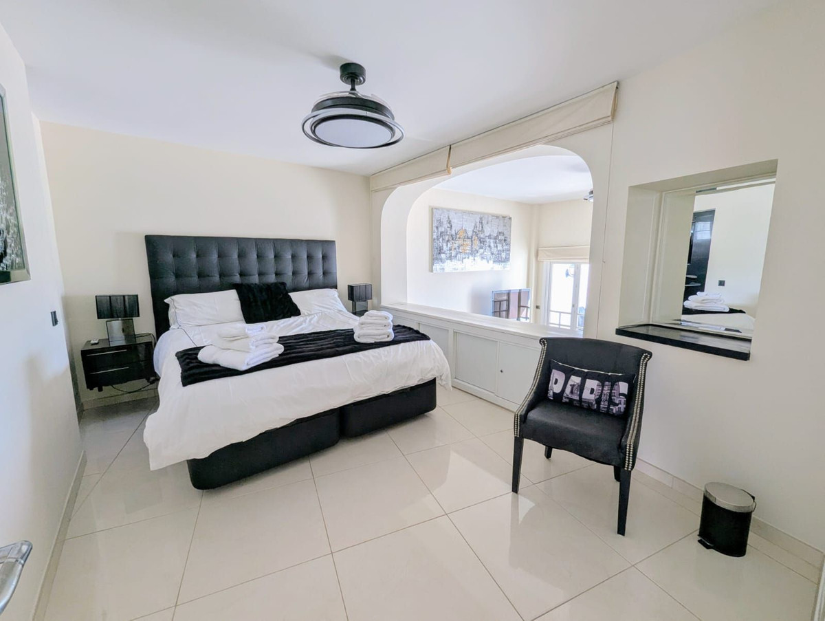 2 Bed Apartment for sale in Puerto De Cabopino Costa Del Sol, Málaga, Spain