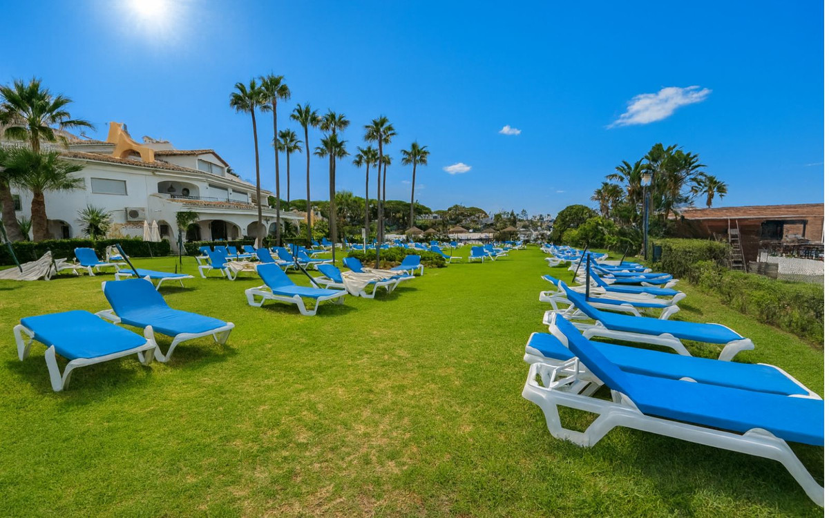 2 Bed Apartment for sale in Puerto De Cabopino Costa Del Sol, Málaga, Spain
