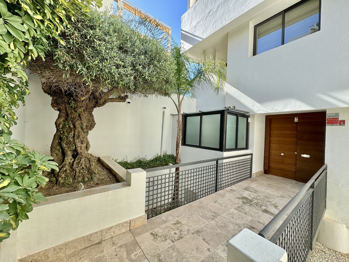 2 Bed Apartment for sale in Altos De Los Monteros Costa Del Sol, Málaga, Spain