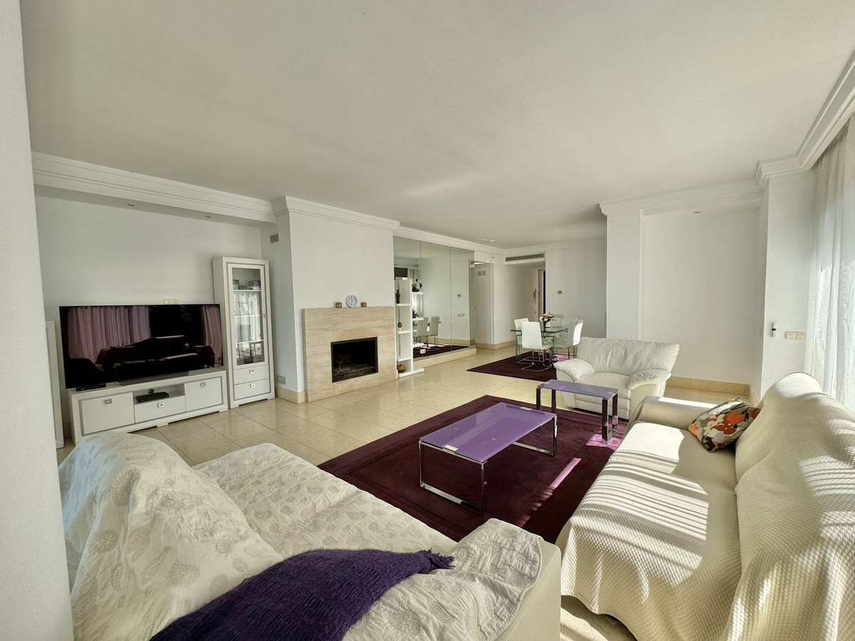 2 Bed Apartment for sale in Altos De Los Monteros Costa Del Sol, Málaga, Spain