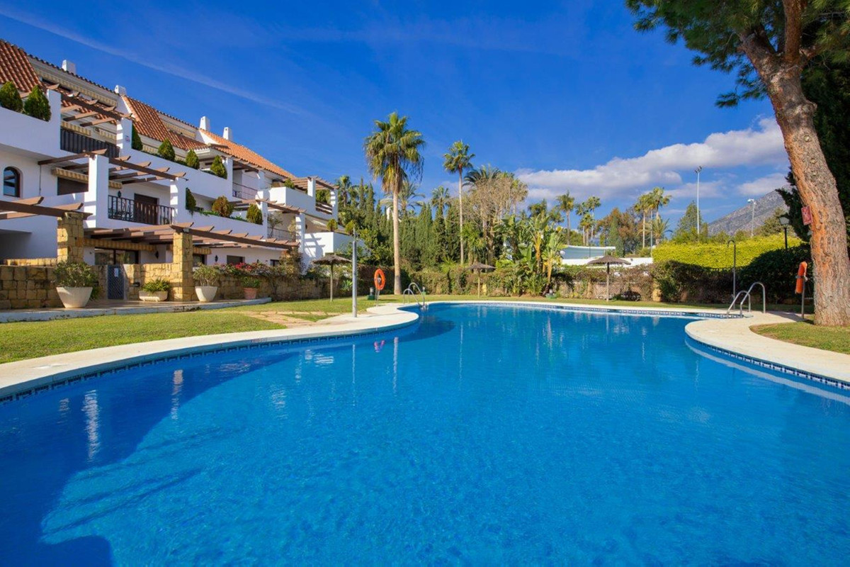 Se vende Apartamento Planta Media de 2 dormitorios en Costa Del Sol, Málaga, España