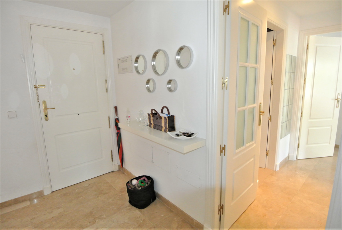 Se vende Apartamento Planta Media de 2 dormitorios en Costa Del Sol, Málaga, España