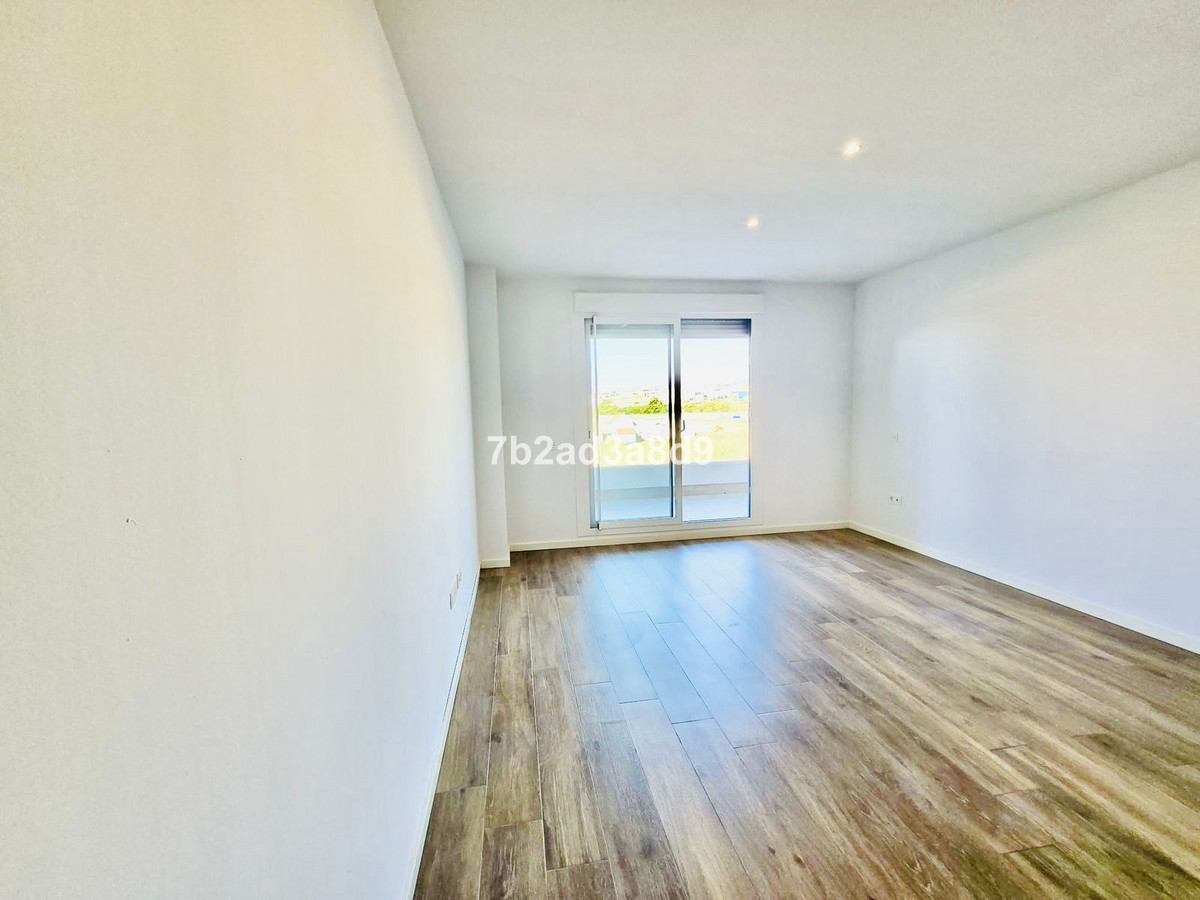 Se vende Apartamento Planta Media de 3 dormitorios en Costa Del Sol, Málaga, España
