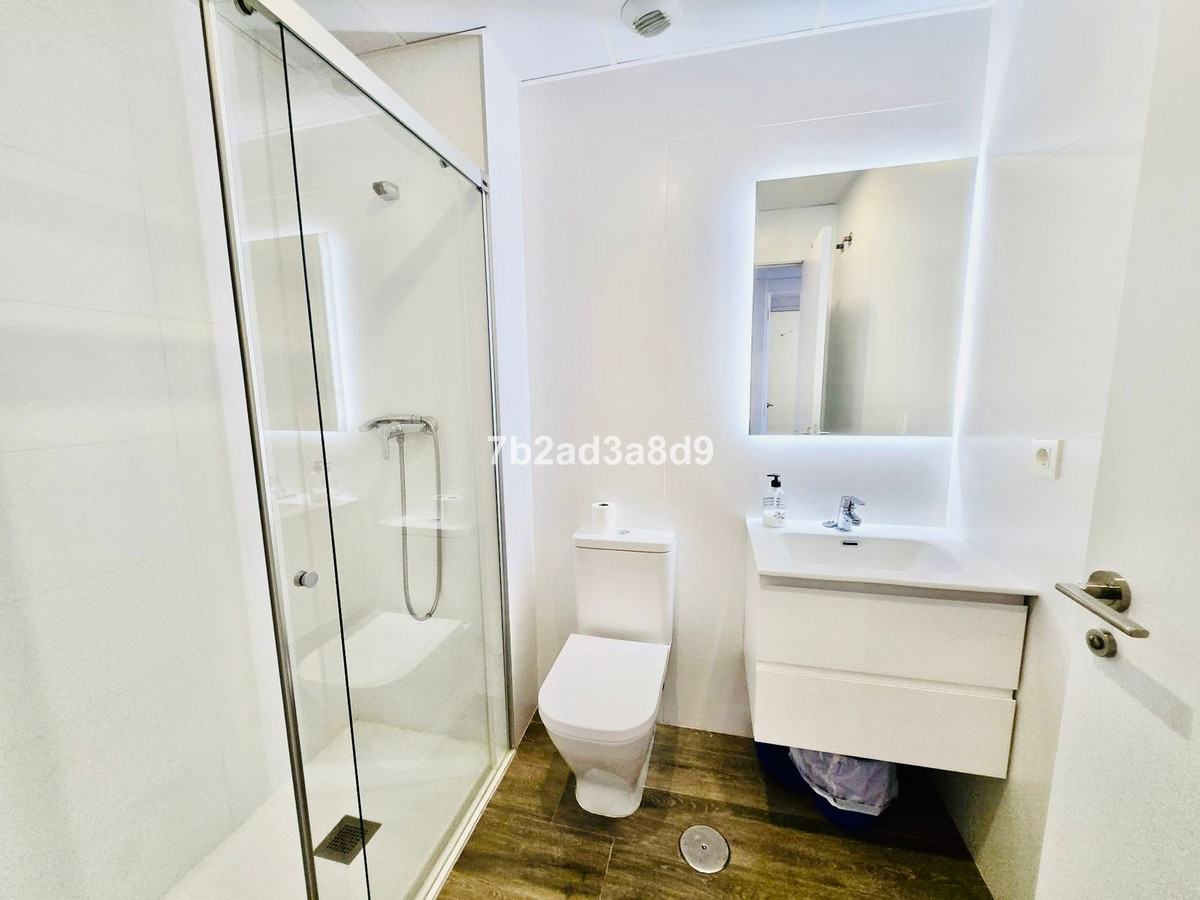 Se vende Apartamento Planta Media de 3 dormitorios en Costa Del Sol, Málaga, España