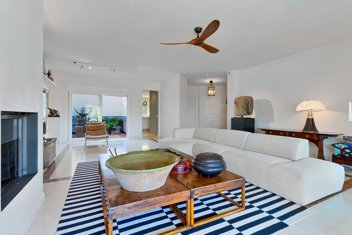 3 Bed Townhouse for sale in El Paraiso Costa Del Sol, Málaga, Spain
