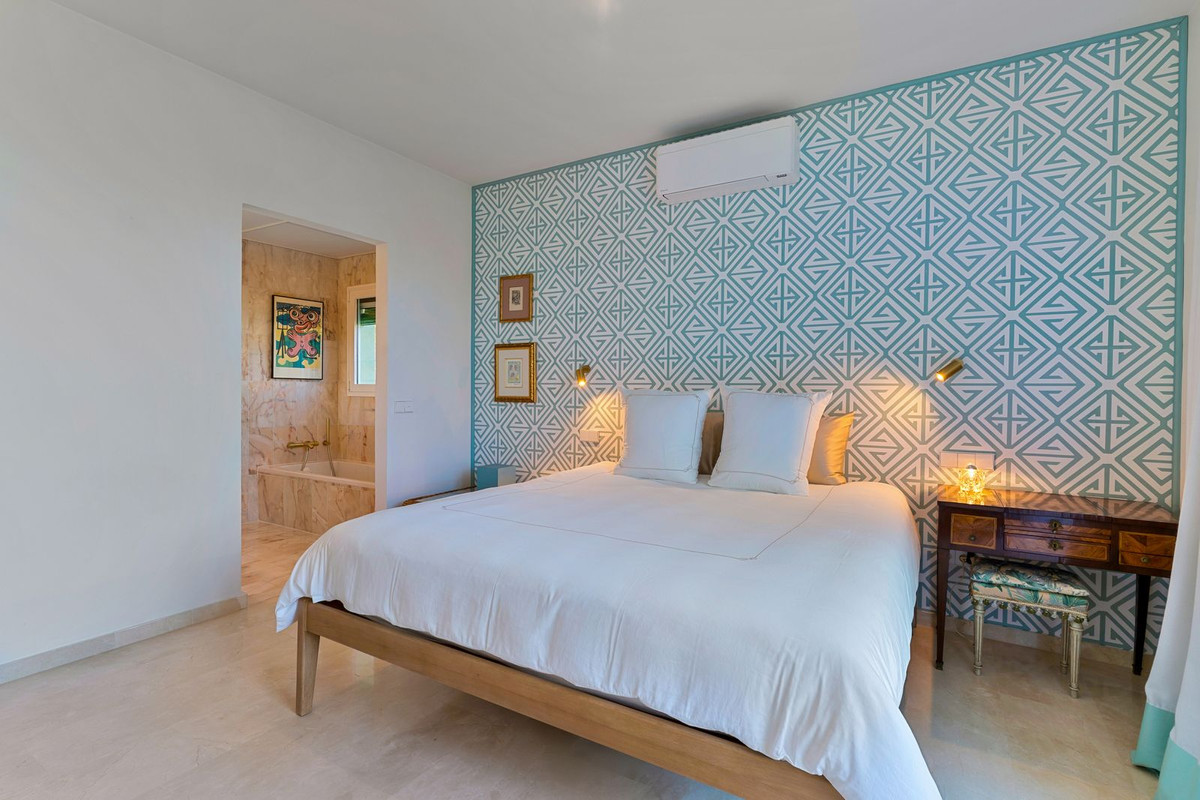 3 Bed Townhouse for sale in El Paraiso Costa Del Sol, Málaga, Spain