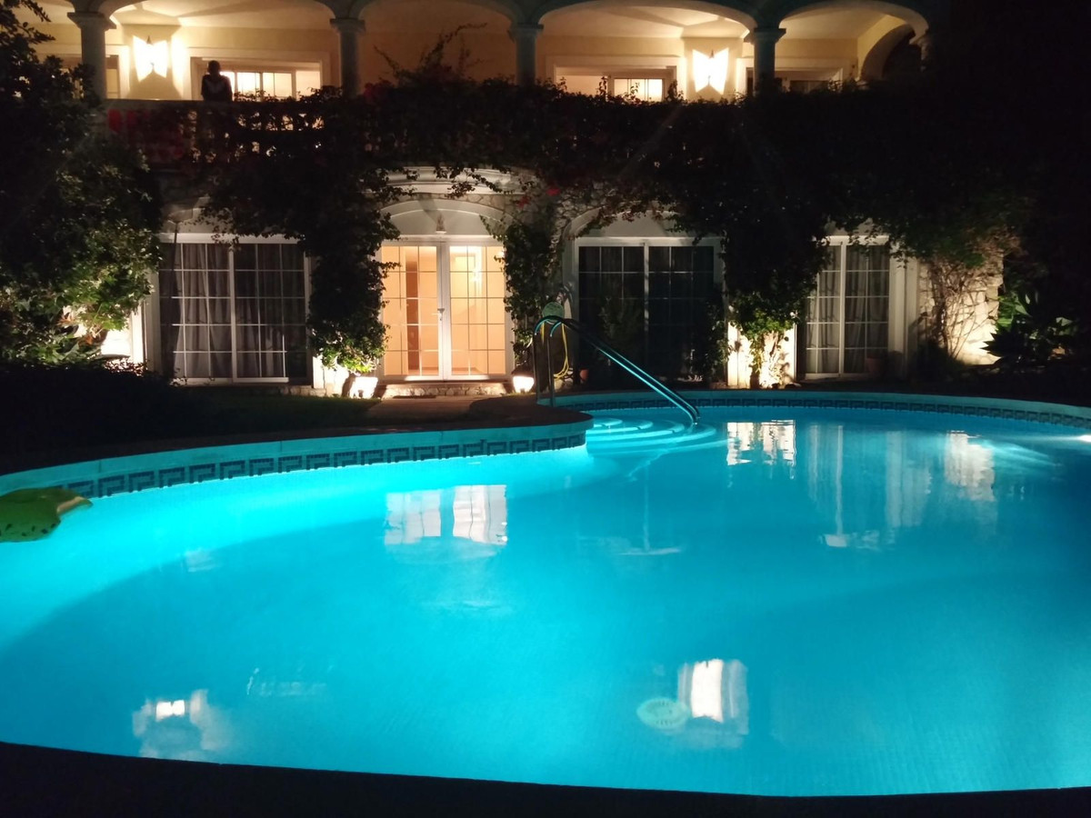 10 Bed Townhouse for sale in Mijas Costa Del Sol, Málaga, Spain