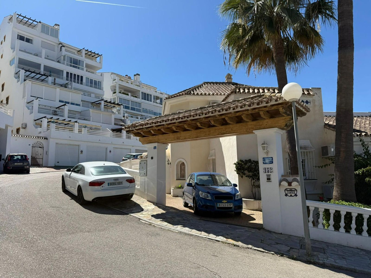 10 Bed Townhouse for sale in Mijas Costa Del Sol, Málaga, Spain