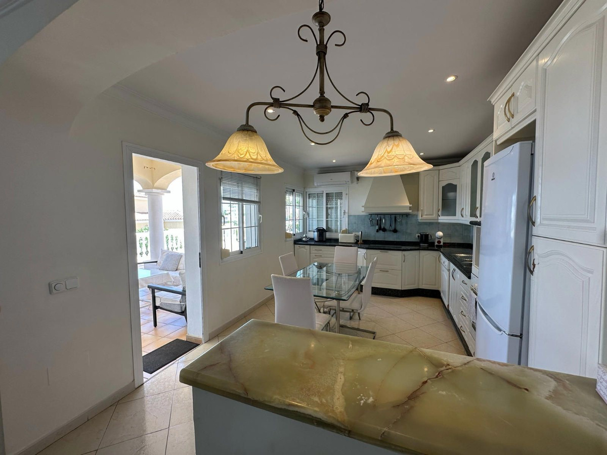 10 Bed Townhouse for sale in Mijas Costa Del Sol, Málaga, Spain
