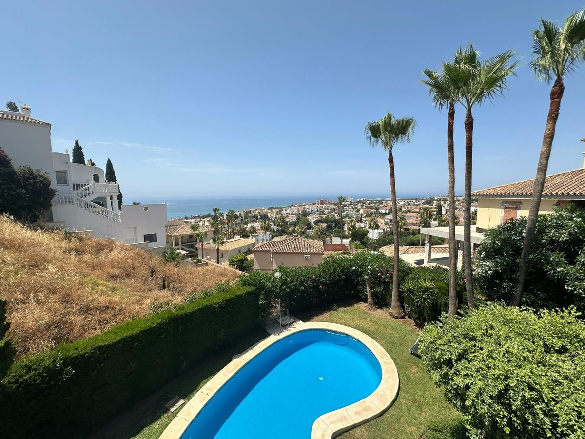10 Bed Townhouse for sale in Mijas Costa Del Sol, Málaga, Spain