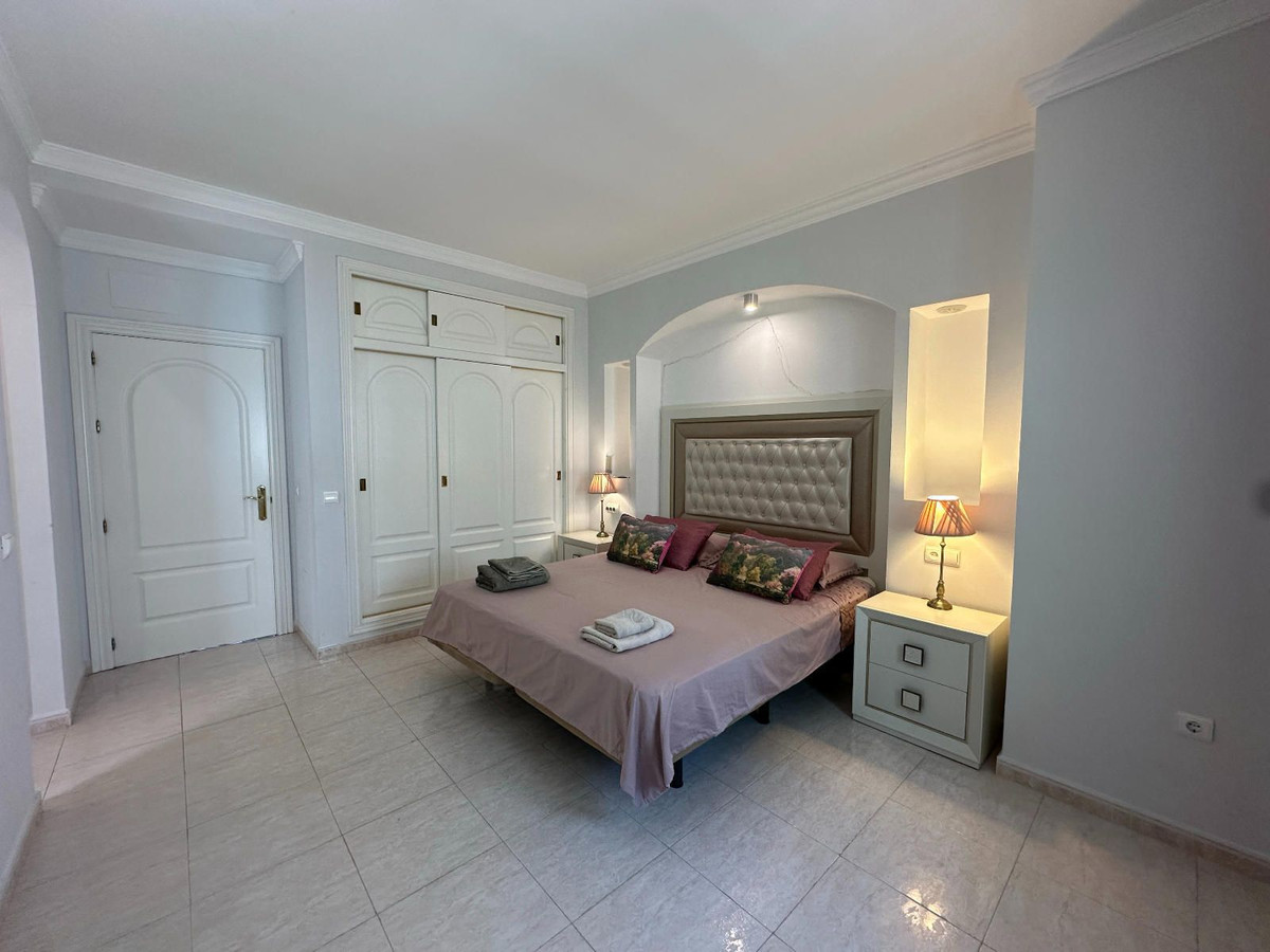 10 Bed Townhouse for sale in Mijas Costa Del Sol, Málaga, Spain