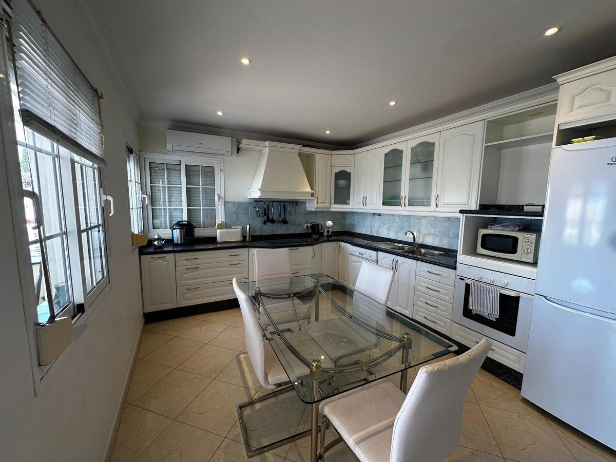 10 Bed Townhouse for sale in Mijas Costa Del Sol, Málaga, Spain