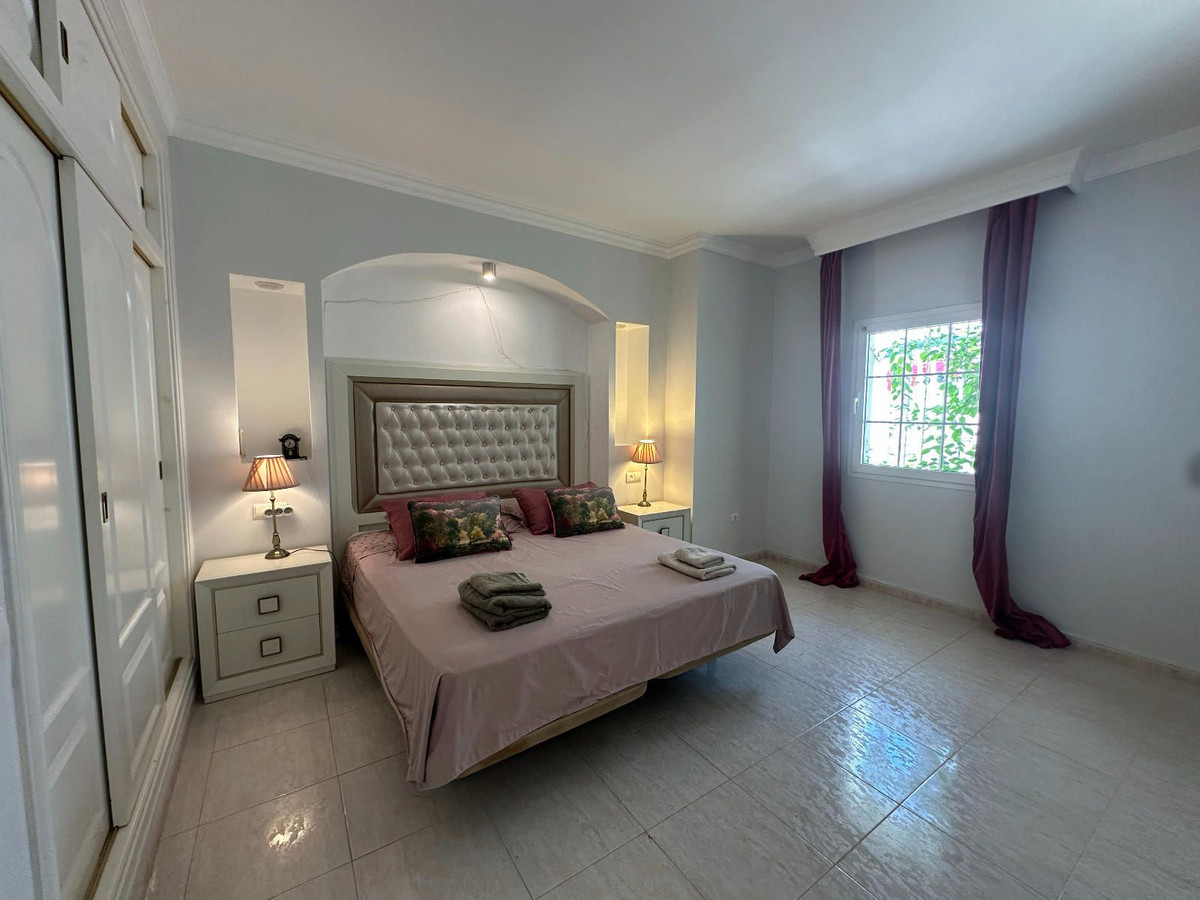 10 Bed Townhouse for sale in Mijas Costa Del Sol, Málaga, Spain