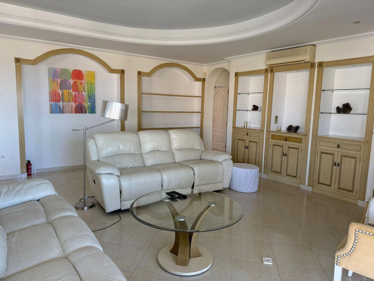 10 Bed Townhouse for sale in Mijas Costa Del Sol, Málaga, Spain