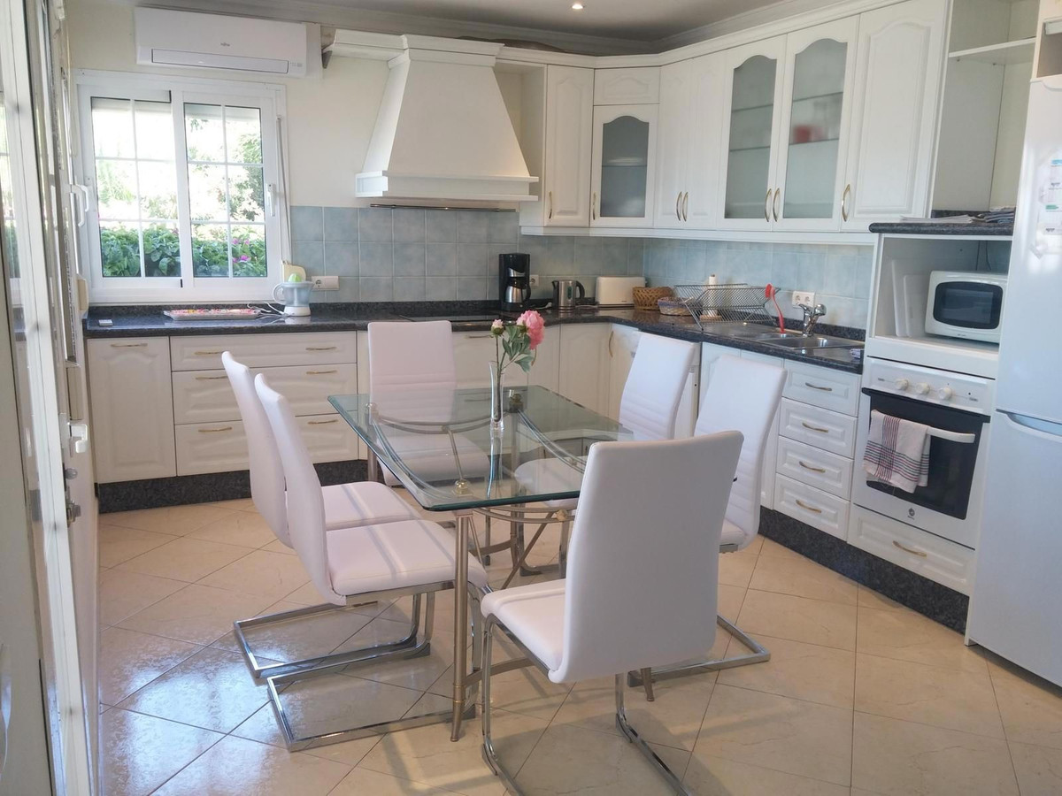10 Bed Townhouse for sale in Mijas Costa Del Sol, Málaga, Spain