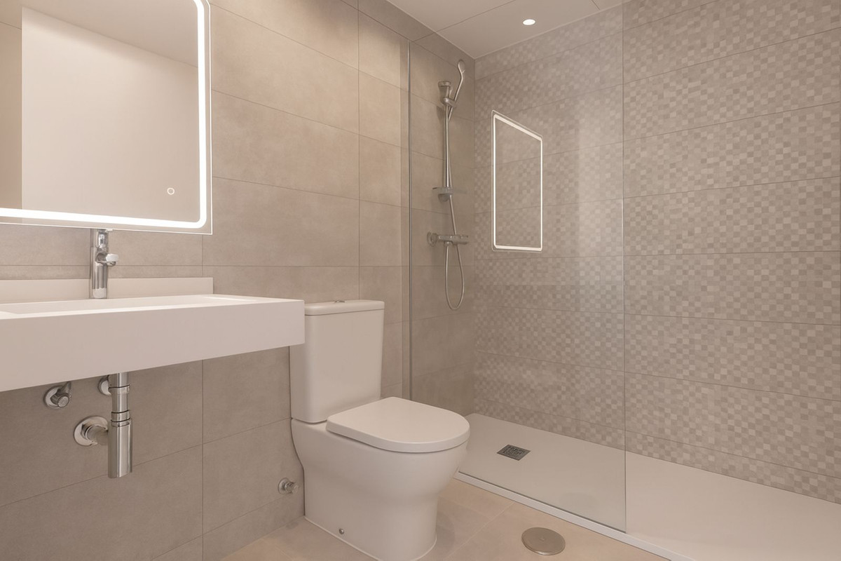 Se vende Apartamento Planta Baja de 3 dormitorios en Costa Del Sol, Málaga, España