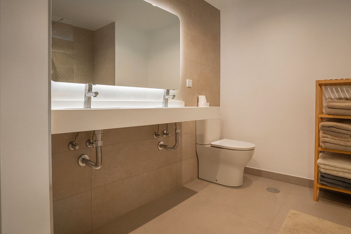 Se vende Apartamento Planta Baja de 3 dormitorios en Costa Del Sol, Málaga, España