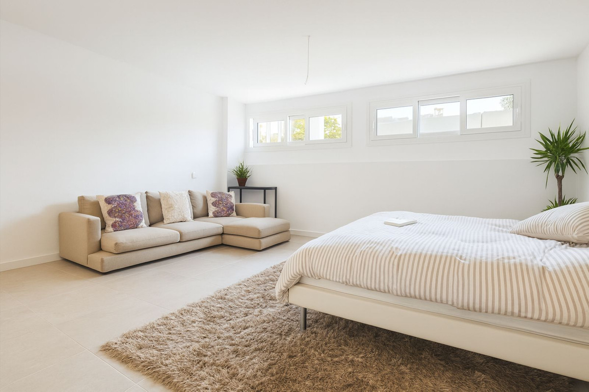 Se vende Apartamento Planta Baja de 3 dormitorios en Costa Del Sol, Málaga, España
