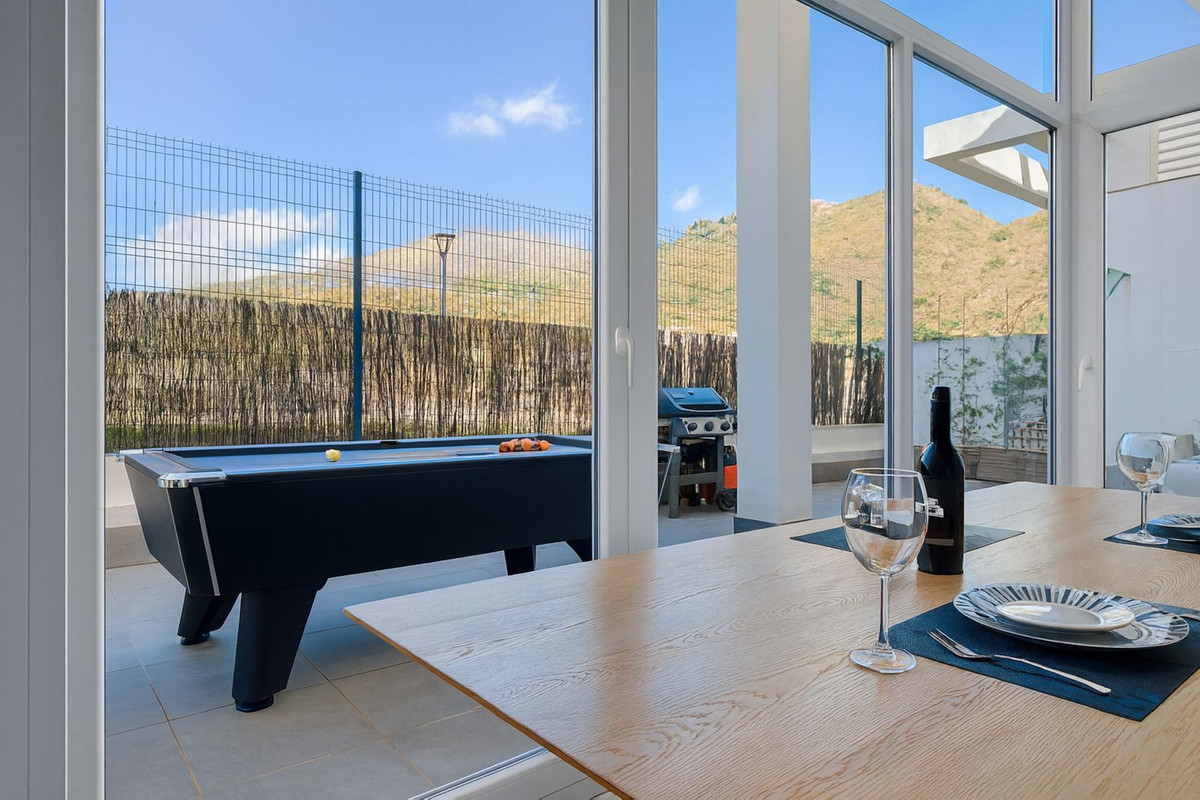 Se vende Apartamento Planta Baja de 3 dormitorios en Costa Del Sol, Málaga, España