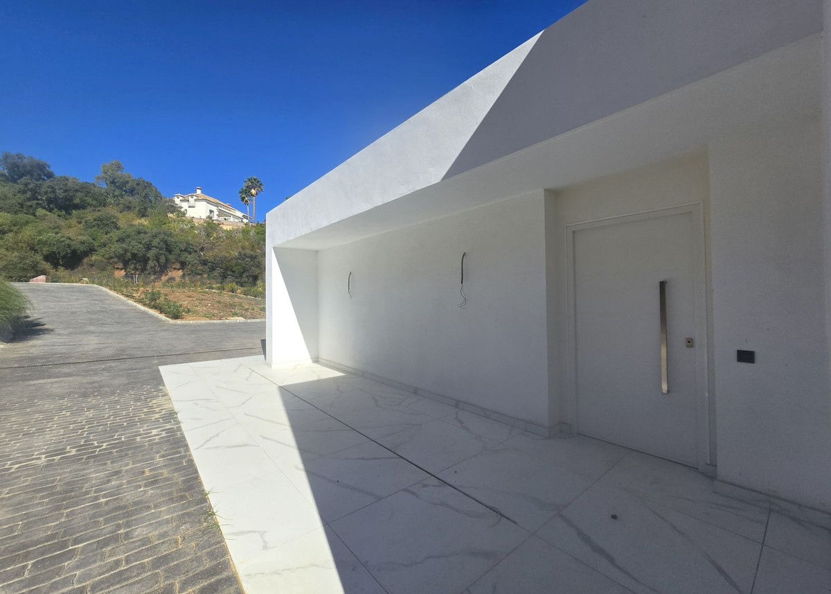 4 Bed Townhouse for sale in La Mairena Costa Del Sol, Málaga, Spain