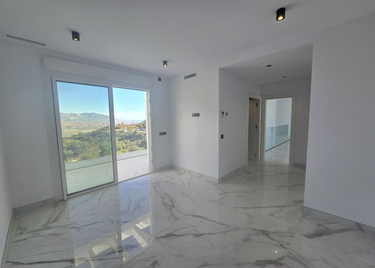 4 Bed Townhouse for sale in La Mairena Costa Del Sol, Málaga, Spain