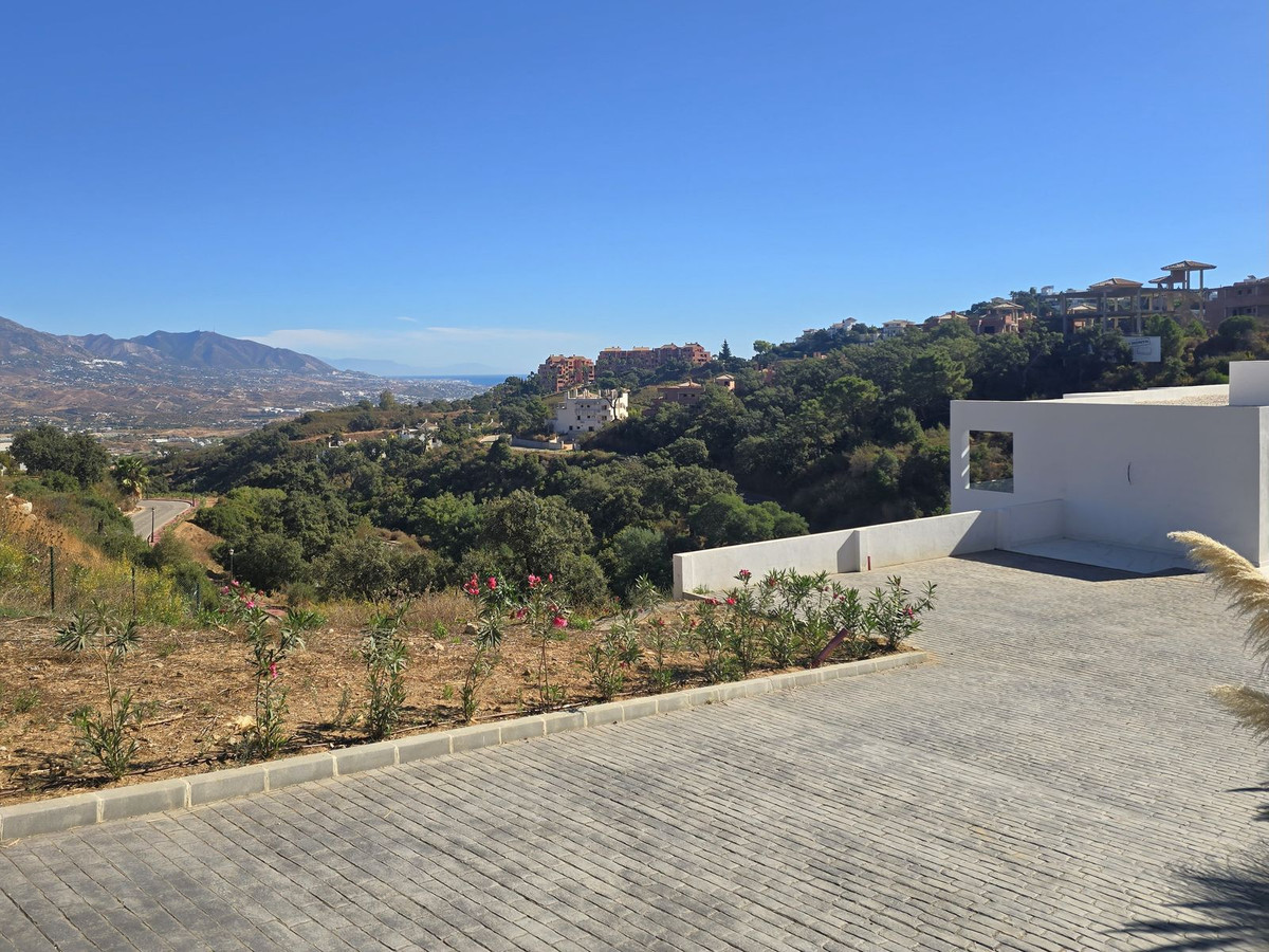 4 Bed Townhouse for sale in La Mairena Costa Del Sol, Málaga, Spain