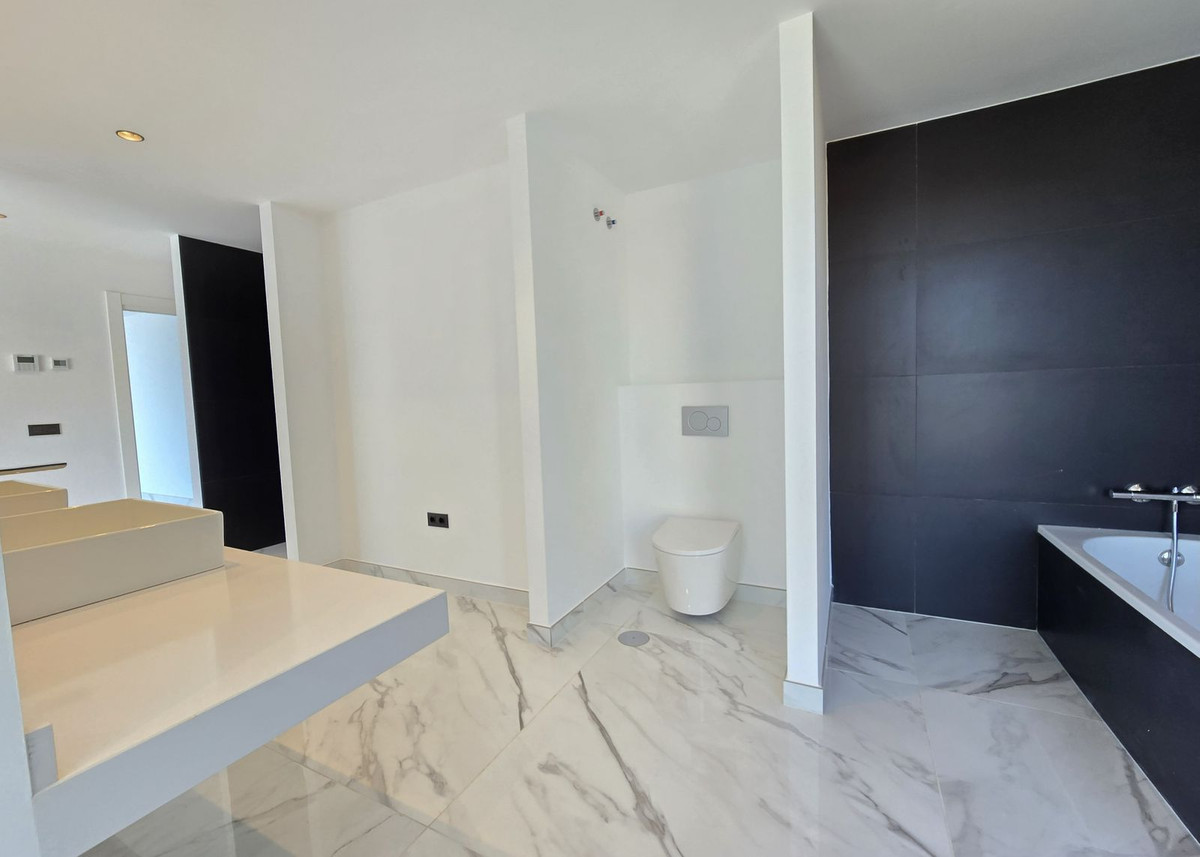4 Bed Townhouse for sale in La Mairena Costa Del Sol, Málaga, Spain