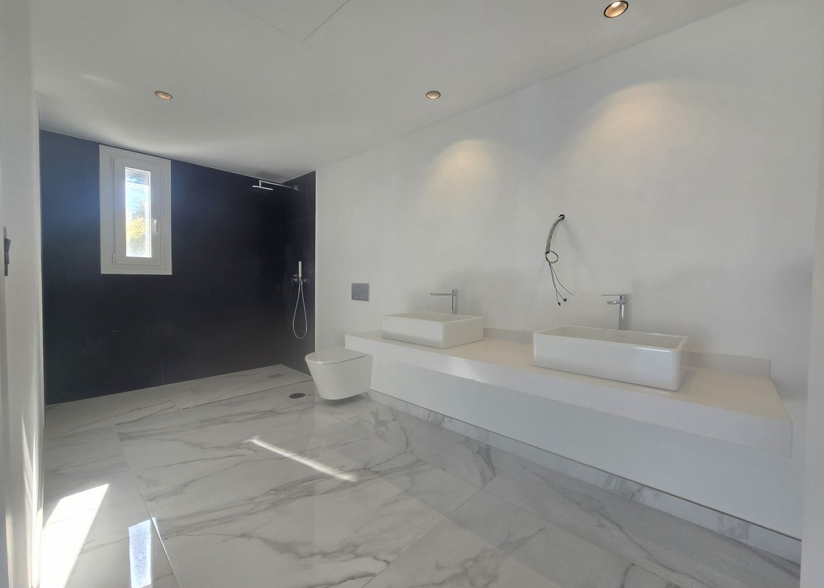 4 Bed Townhouse for sale in La Mairena Costa Del Sol, Málaga, Spain