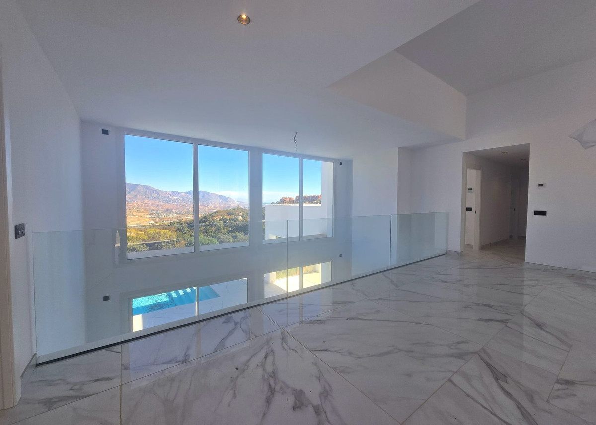 4 Bed Townhouse for sale in La Mairena Costa Del Sol, Málaga, Spain