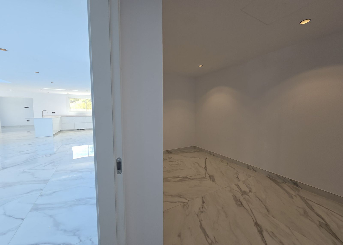 4 Bed Townhouse for sale in La Mairena Costa Del Sol, Málaga, Spain
