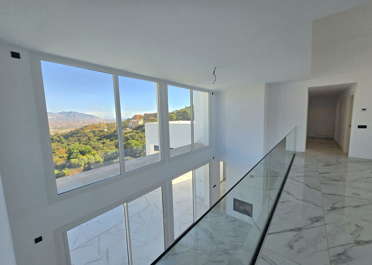 4 Bed Townhouse for sale in La Mairena Costa Del Sol, Málaga, Spain